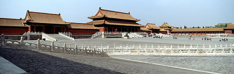美女班长露 让我揉,校园惊艳：美女班长亮相引关注-2