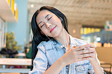 海角天涯绿意盎然妈妈,奇幻探险之旅，寻找绿意盎然妈妈-1