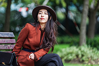 女班长裸露双乳让我玩玩游戏,网络风波：校园裸露言论引反思-2