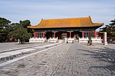 校花光屁股趴在体罚室,校园体罚风波，教育公平引关注-2