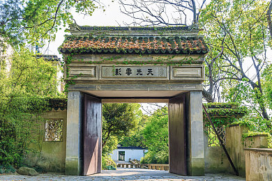 欧洲精品一区,神秘区域揭秘：全球精品汇聚地-1