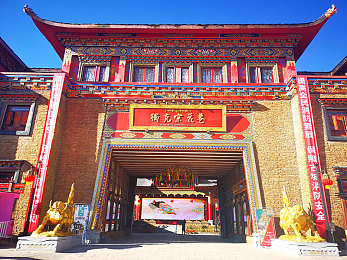 上课被同桌强行摸下面小黄文,游戏风波：校园模拟游戏引争议，公司紧急整改-3
