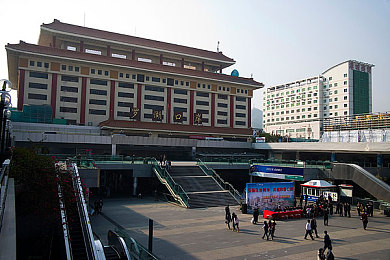 APP黄,违规APP肆虐，家长学校共筑清朗网络-3