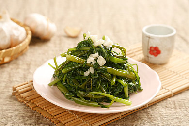 脱内衣内裤软件,“神秘购物应用引热议，隐私保护成焦点”-2