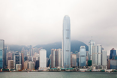 扑克又疼又叫的视频,扑克新玩法，搞笑视频引热潮-4