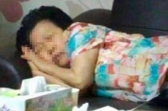 奶奶不疼孙子疼橘猫，看完这个睡姿后，总算是知道为啥了